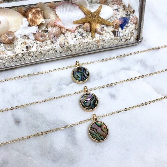 Simple Sanctuary Jewelry - SOLD OUT - 🎉4xHP🎉Dainty Abalone Necklaces